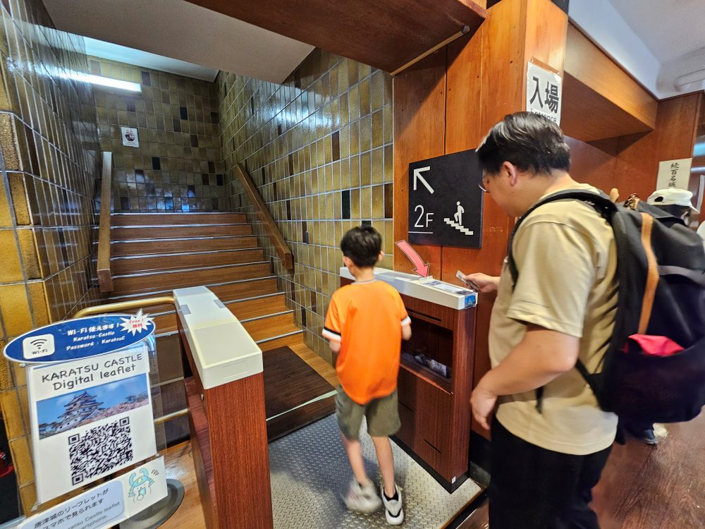 九州佐賀景點推薦｜搭電梯登上百年唐津城，日本100名城，交通資訊、票價、參觀心得、附近景點與美食