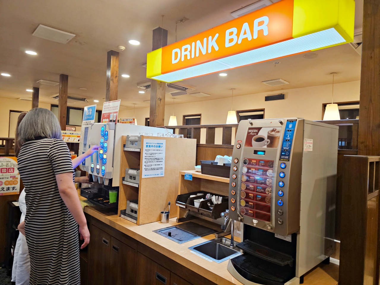 佐賀唐津美食推薦大阪燒，來吃連鎖品牌丼丼亭どんどん亭唐津店 ， 享受和孩子一起動手煎的樂趣