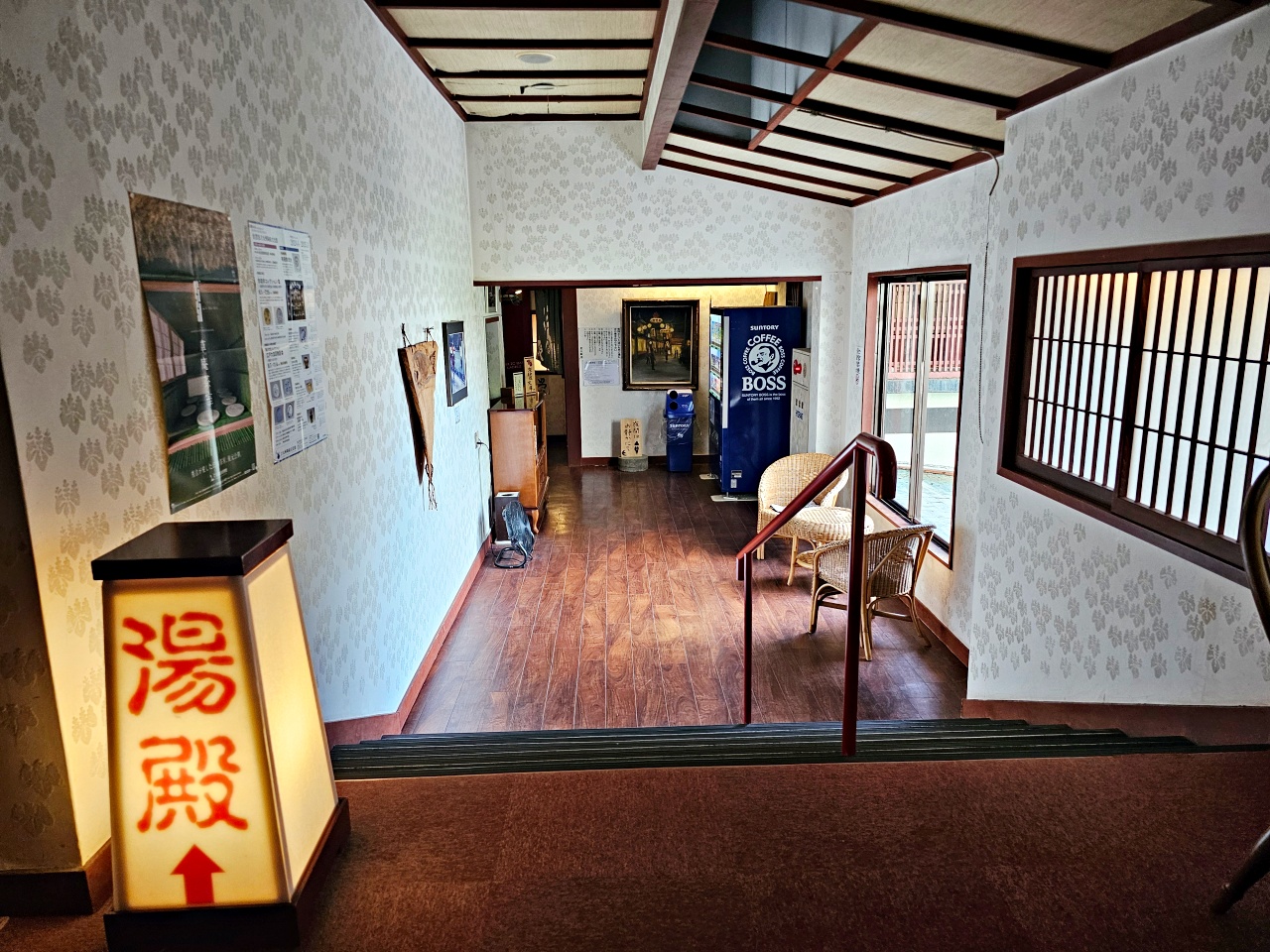 【武雄溫泉住宿推薦】京都屋,百年溫泉飯店享受1300年的溫泉,還有大正浪漫主題房,一樓大廳一秒回到復古年代 【武雄溫泉住宿推薦】京都屋,百年溫泉飯店享受1300年的溫泉,還有大正浪漫主題房,一樓大廳一秒回到復古年代