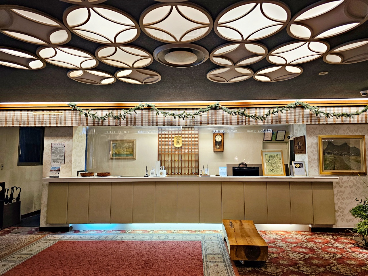 【武雄溫泉住宿推薦】京都屋，百年溫泉飯店享受1300年的溫泉，還有大正浪漫主題房，一樓大廳一秒回到復古年代