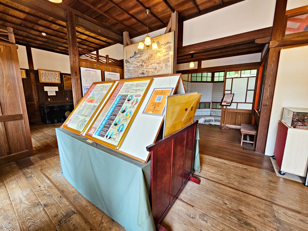 佐賀免費景點,1300年的武雄溫泉小鎮,欣賞辰野金吾設計師的樓門&新館歷史展示館 佐賀免費景點,1300年的武雄溫泉小鎮,欣賞辰野金吾設計師的樓門&新館歷史展示館