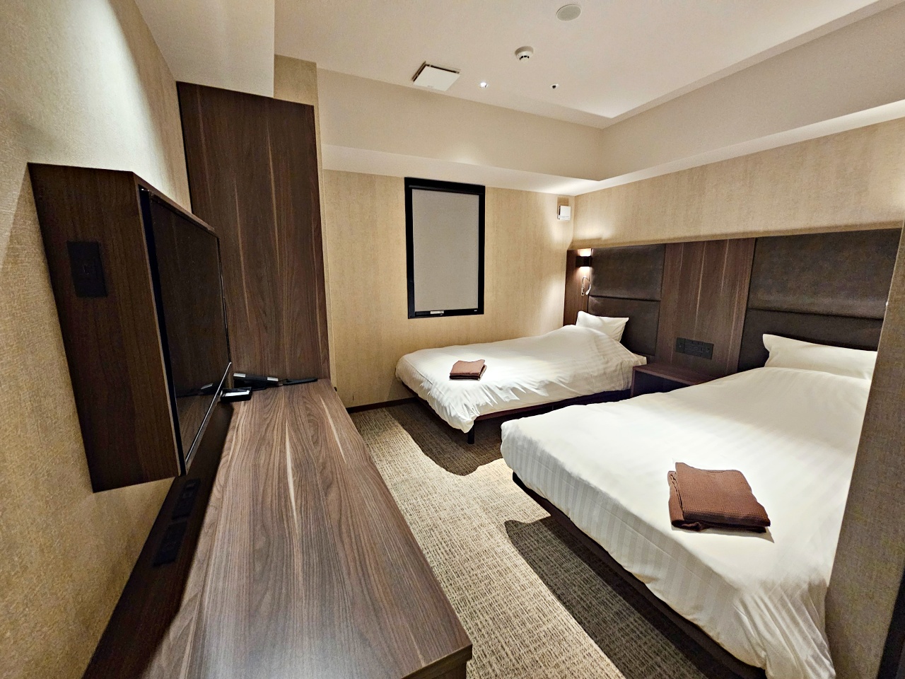 長崎住宿推薦Hotel H2 Nagasaki ，質感商務飯店房內附設微波爐，加上露天浴場，還可享受免費洗衣服務喔！