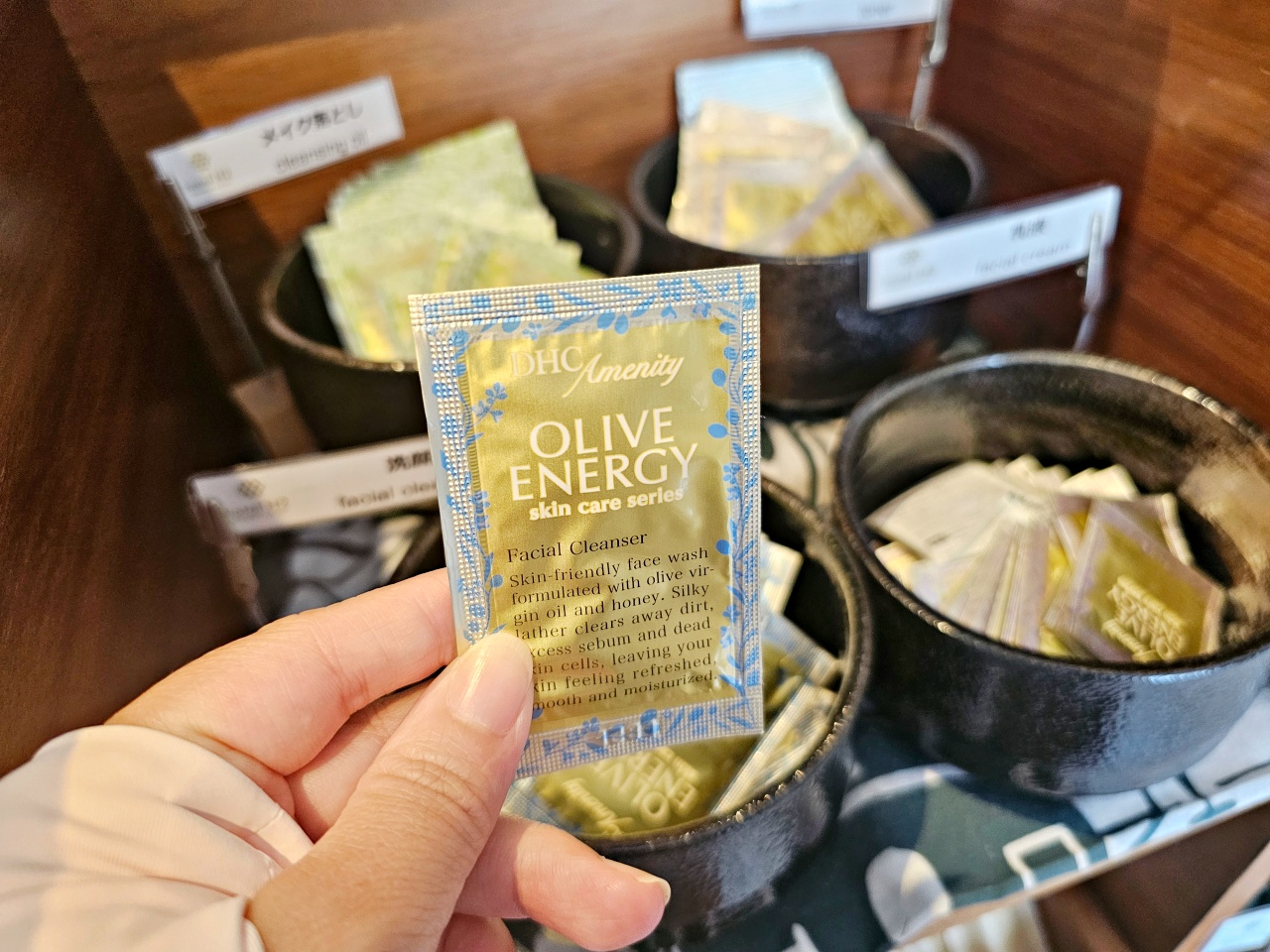 長崎住宿推薦Hotel H2 Nagasaki ，質感商務飯店房內附設微波爐，加上露天浴場，還可享受免費洗衣服務喔！