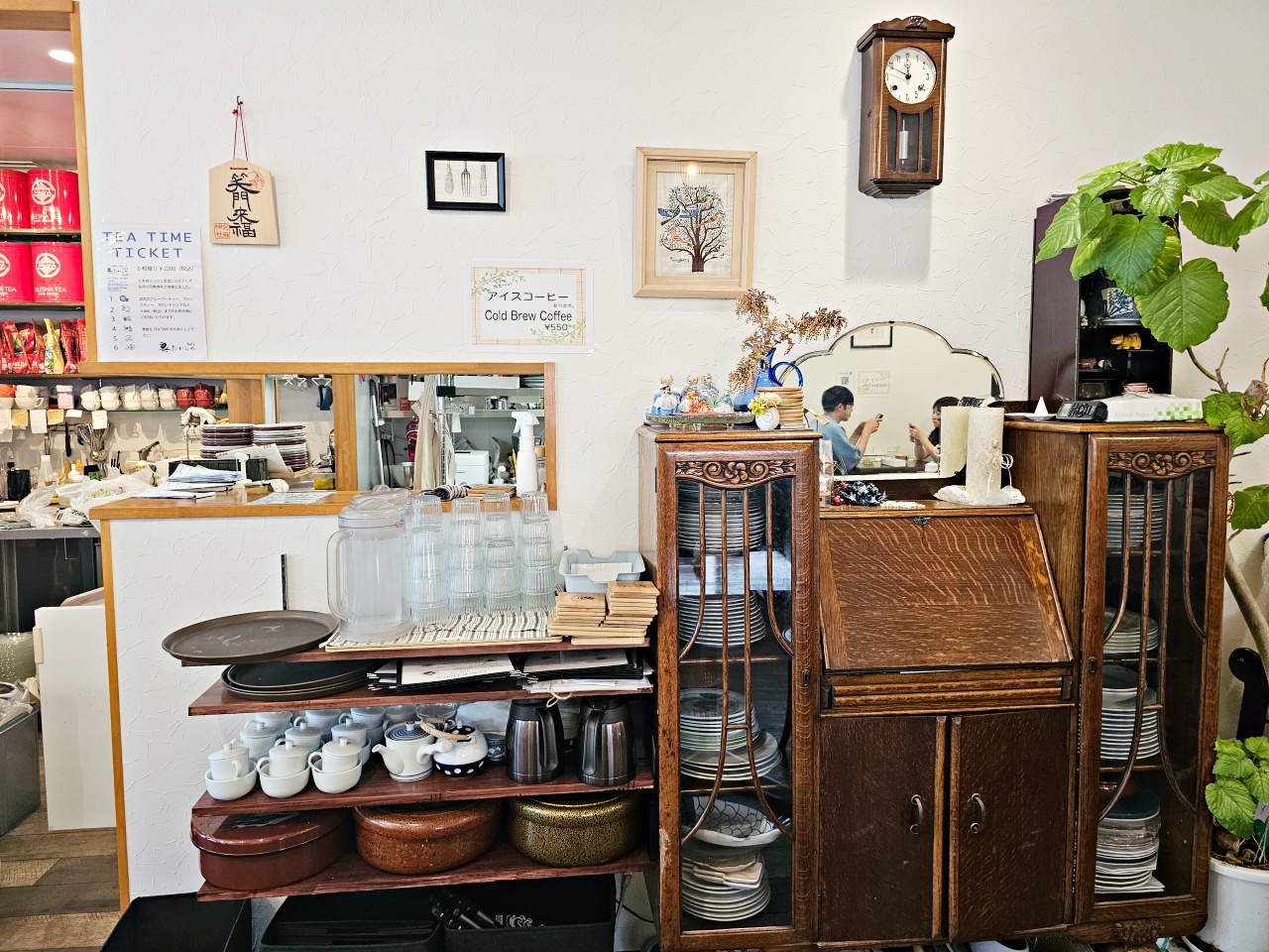 長崎餐廳推薦 Café たからや (takaraya) 紅茶專賣店就在平和公園旁,種類超過50款茶,美味推薦手作漢堡餐 長崎餐廳推薦 Café たからや (takaraya) 紅茶專賣店就在平和公園旁,種類超過50款茶,美味推薦手作漢堡餐