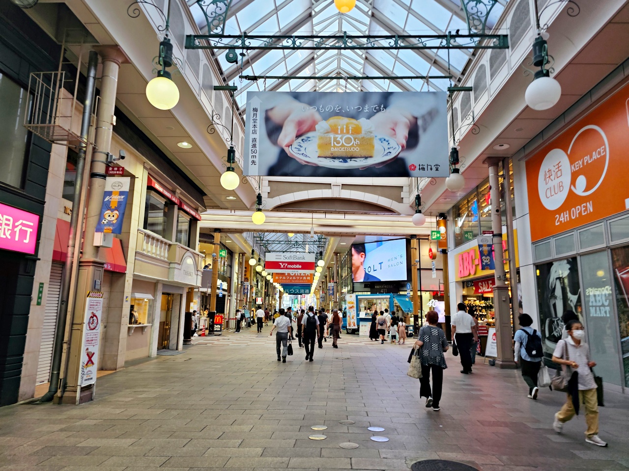 長崎購物逛街攻略，靠近景點眼鏡橋的觀光大道～浜町商店街，百年長崎蛋糕伴手禮、手作工藝、唐吉訶德血拼一次滿足