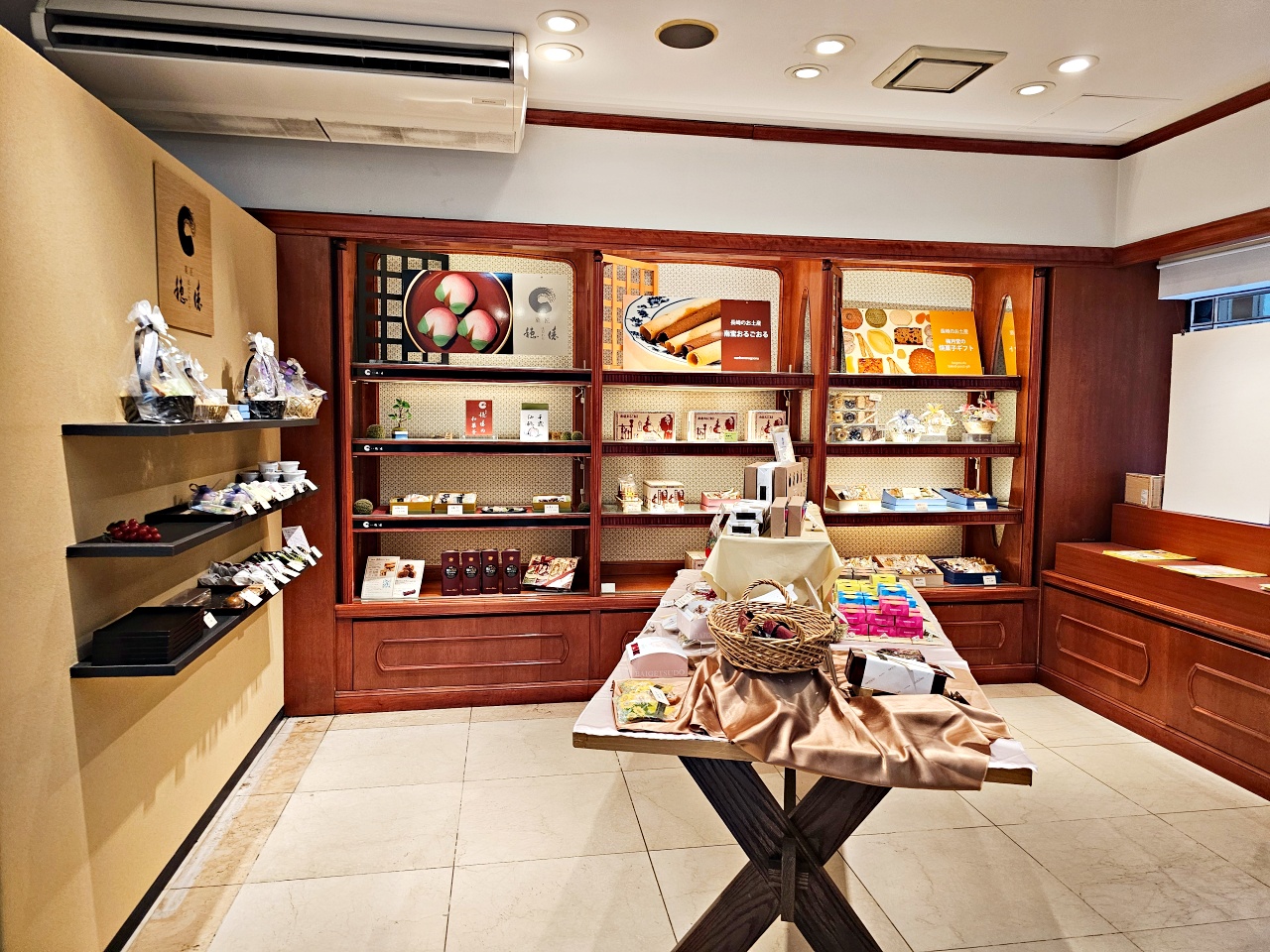 長崎必買甜點伴手禮推薦 | 梅月堂本店130年甜點老店,必吃招牌水蜜桃蛋糕,和洋菓子迷必訪的蛋糕店,內用外帶都可以 長崎必買甜點伴手禮推薦 | 梅月堂本店130年甜點老店,必吃招牌水蜜桃蛋糕,和洋菓子迷必訪的蛋糕店,內用外帶都可以