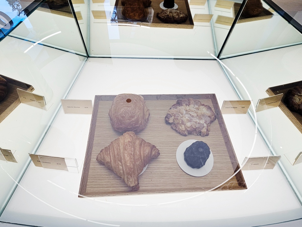泰國曼谷咖啡廳%Arabica Bangkok Park Silom 咖啡是隆園分店，純白系極簡浪漫超好拍咖啡廳，網美必訪～