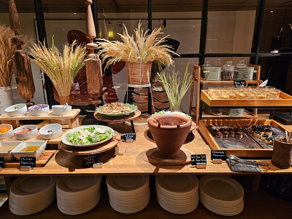 曼谷君悅酒店(Grand Hyatt Erawan Bangkok)評價,17樓「Grand Club Lounge 行政酒廊」分享,全天候免費供應早餐、茶點,晚上happy hour小酌怡情超happy 曼谷君悅酒店(Grand Hyatt Erawan Bangkok)評價,17樓「Grand Club Lounge 行政酒廊」分享,全天候免費供應早餐、茶點,晚上happy hour小酌怡情超happy