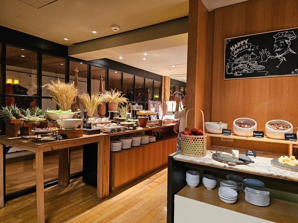 曼谷君悅酒店(Grand Hyatt Erawan Bangkok)評價,17樓「Grand Club Lounge 行政酒廊」分享,全天候免費供應早餐、茶點,晚上happy hour小酌怡情超happy 曼谷君悅酒店(Grand Hyatt Erawan Bangkok)評價,17樓「Grand Club Lounge 行政酒廊」分享,全天候免費供應早餐、茶點,晚上happy hour小酌怡情超happy