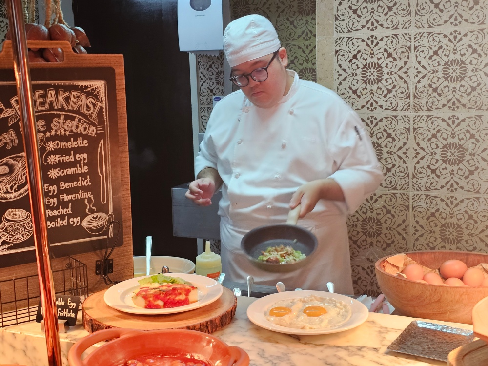 曼谷君悅酒店(Grand Hyatt Erawan Bangkok)評價,17樓「Grand Club Lounge 行政酒廊」分享,全天候免費供應早餐、茶點,晚上happy hour小酌怡情超happy 曼谷君悅酒店(Grand Hyatt Erawan Bangkok)評價,17樓「Grand Club Lounge 行政酒廊」分享,全天候免費供應早餐、茶點,晚上happy hour小酌怡情超happy