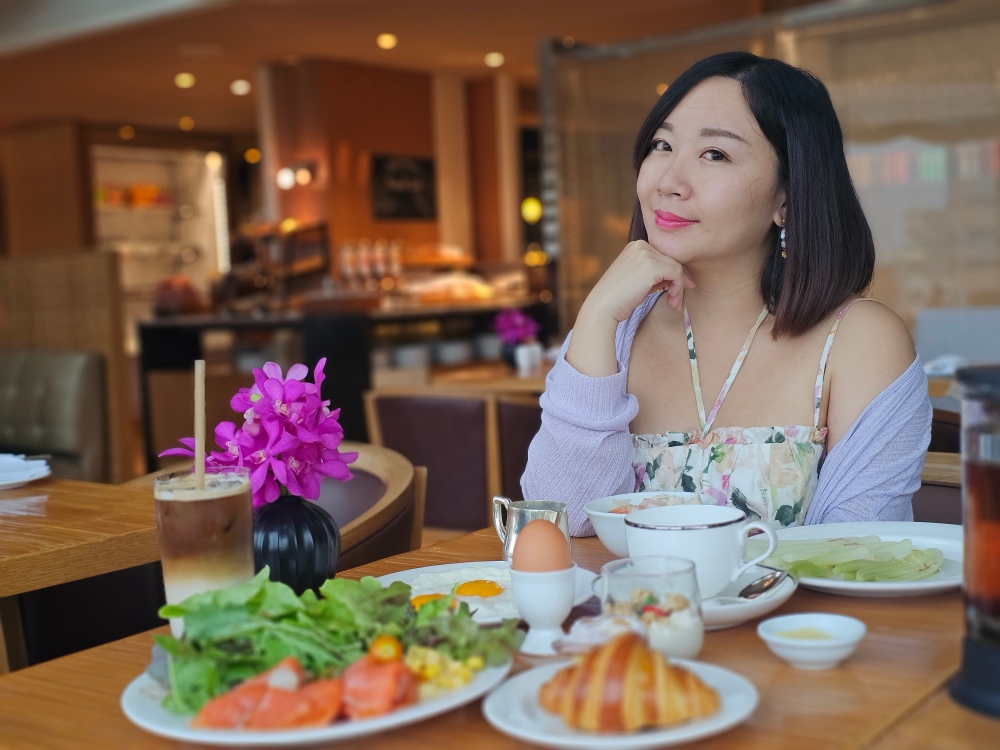 曼谷君悅酒店(Grand Hyatt Erawan Bangkok)評價,17樓「Grand Club Lounge 行政酒廊」分享,全天候免費供應早餐、茶點,晚上happy hour小酌怡情超happy 曼谷君悅酒店(Grand Hyatt Erawan Bangkok)評價,17樓「Grand Club Lounge 行政酒廊」分享,全天候免費供應早餐、茶點,晚上happy hour小酌怡情超happy