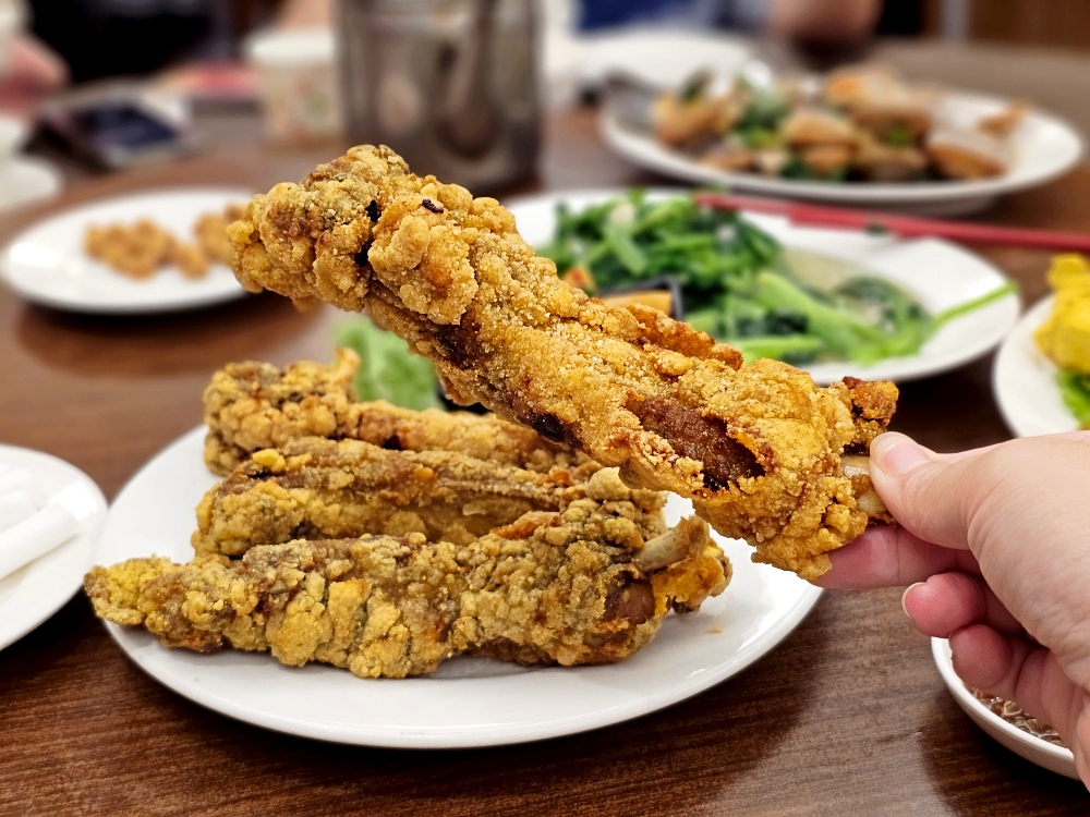 台北天母美食推薦，李登輝總統超愛的「興蓬萊台菜海鮮餐廳」中山北路創始店，必點排骨酥（內附菜單）