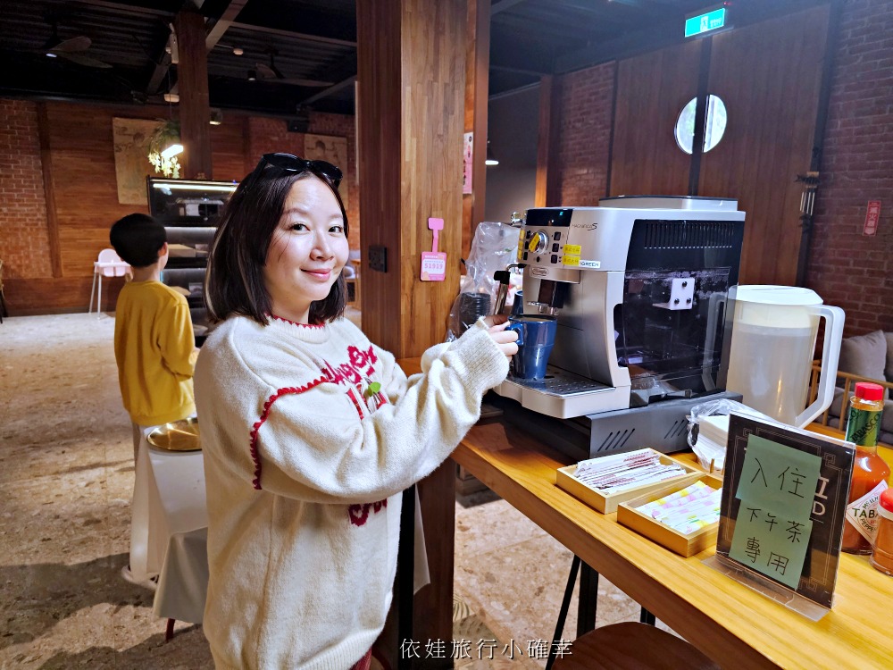 苗栗豪華露營推薦 | 逗點露營區評價好~親子露營車、網美免搭帳懶人帳篷、自搭帳雨棚區，孩子最愛泳池、草地、餐廳、室內活動空間、電動車充電樁