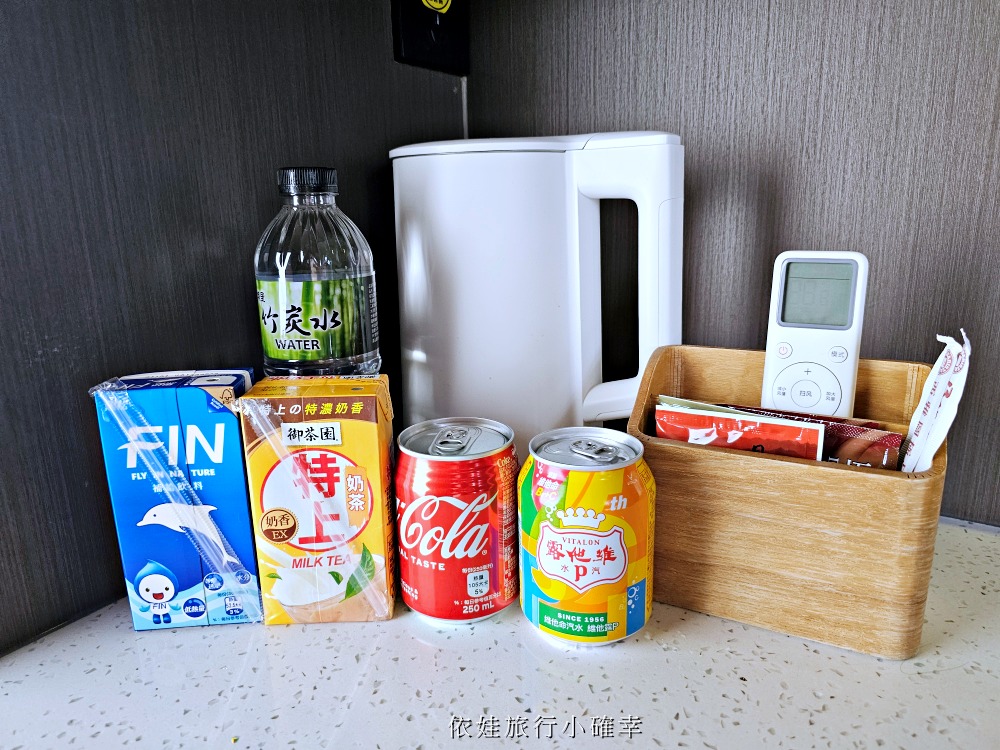 苗栗豪華露營推薦 | 逗點露營區評價好~親子露營車、網美免搭帳懶人帳篷、自搭帳雨棚區，孩子最愛泳池、草地、餐廳、室內活動空間、電動車充電樁