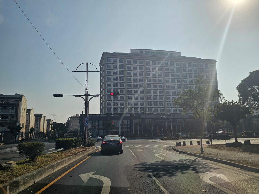 長榮文苑酒店嘉義評價，嘉義五星級親子飯店，遊戲室、電動車、故宮南院、無邊際泳池，豐盛自助餐早餐