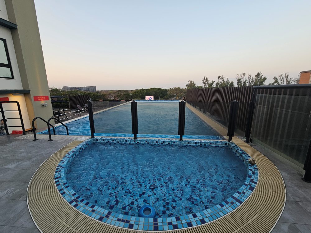 長榮文苑酒店嘉義評價，嘉義五星級親子飯店，遊戲室、電動車、故宮南院、無邊際泳池，豐盛自助餐早餐