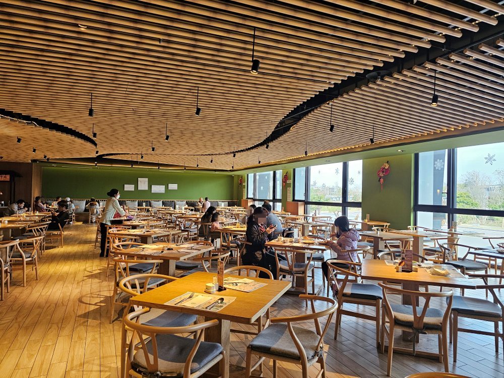 長榮文苑酒店嘉義評價，嘉義五星級親子飯店，遊戲室、電動車、故宮南院、無邊際泳池，豐盛自助餐早餐