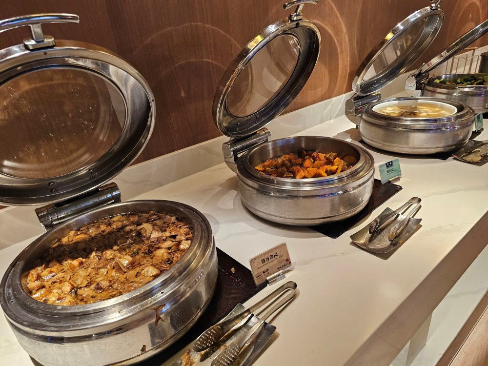 長榮文苑酒店嘉義評價，嘉義五星級親子飯店，遊戲室、電動車、故宮南院、無邊際泳池，豐盛自助餐早餐