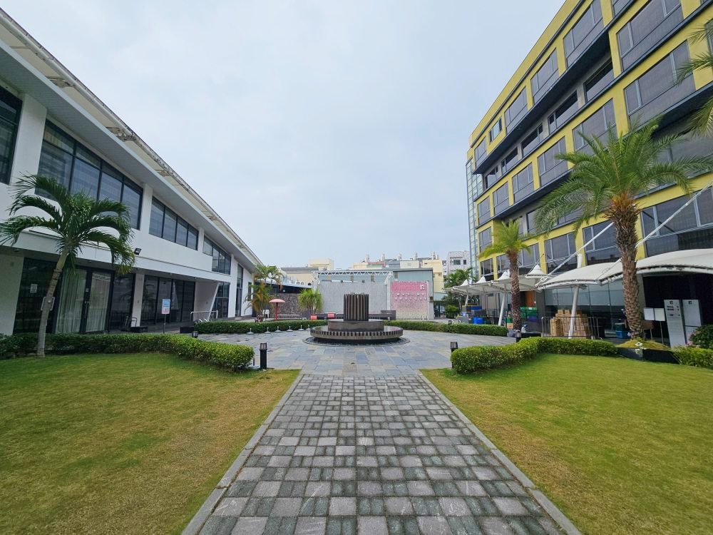 嘉義樂億皇家渡假酒店團購優惠｜室內親子遊樂場、戶外泳池、彩繪主題房，飯店飲茶餐廳好吃又不貴！