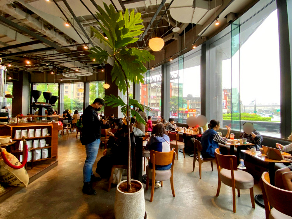 南港區咖啡廳推薦 ｜「冉冉生活」南港經貿店 文青風早午餐咖啡廳，超美木質調質感裝潢(菜單交通分享)