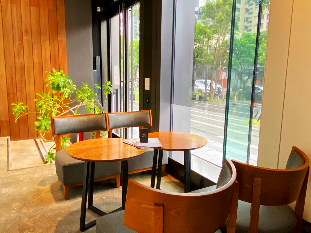 南港區咖啡廳推薦 ｜「冉冉生活」南港經貿店 文青風早午餐咖啡廳，超美木質調質感裝潢(菜單交通分享)