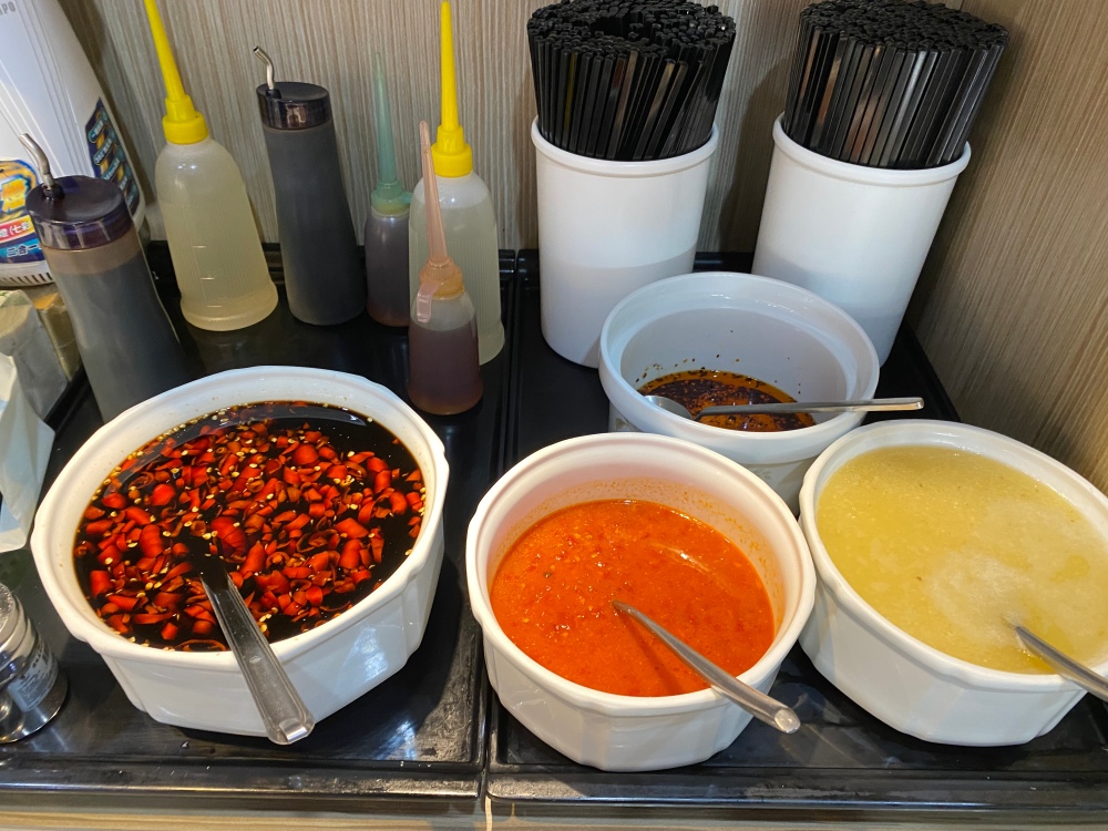 台北中正區美食推薦 ｜ 總統愛吃的「巧之味手工水餃」，一百元就可飽餐一頓，必點干貝水餃、招牌水餃，冰涼仙草蜜也消暑好喝！
