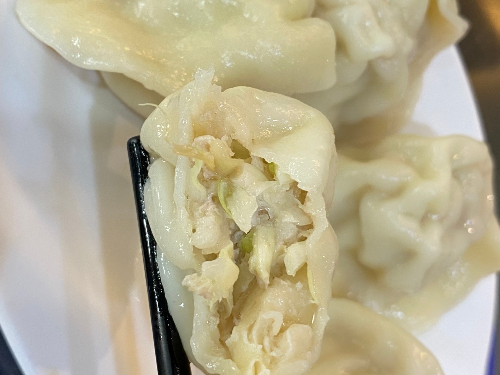 台北中正區美食推薦 ｜ 總統愛吃的「巧之味手工水餃」，一百元就可飽餐一頓，必點干貝水餃、招牌水餃，冰涼仙草蜜也消暑好喝！