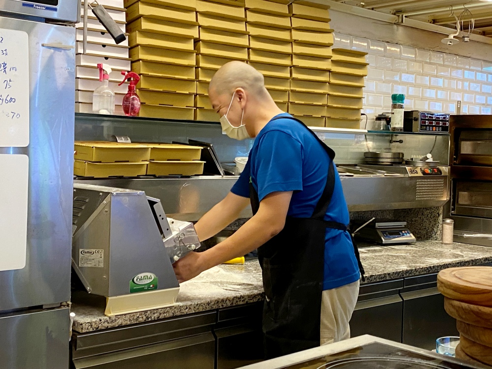 台北市天母美食推薦  Pino Pizzeria Ristorante親子友善披薩餐廳2號店位於中山北路六段！在地人也愛吃的義大利口味～