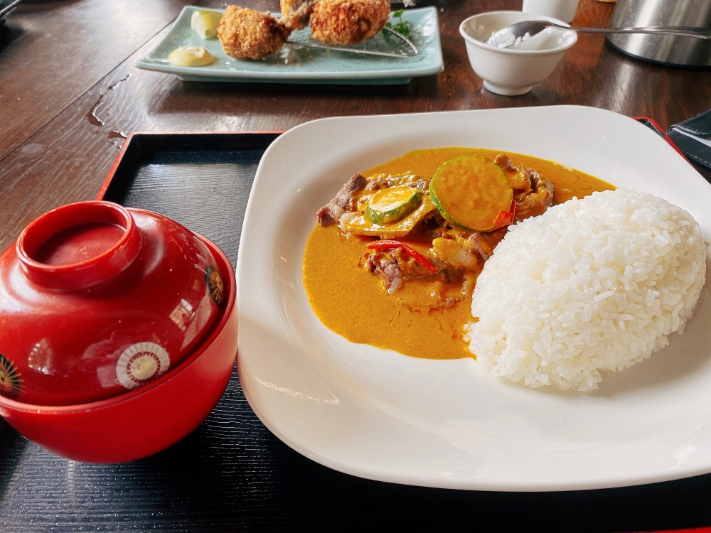 台北市陽明山美食推薦 京之最日式餐廳陽明山店｜天母古道旁的高CP值火鍋、定食、拉麵樣樣有，內用飲料及冰淇淋無限供應，附設停車場～