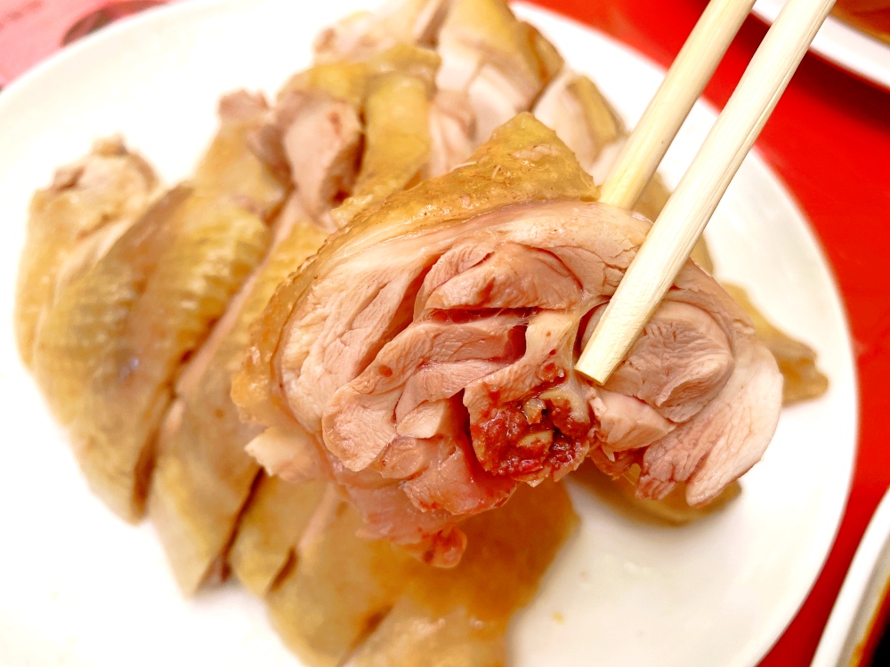 台北市陽明山土雞餐廳推薦｜頂湖小鎮陽明山竹子湖美食土雞，紫藤花季必訪，消費$200可抵停車 米粉湯免費招待～
