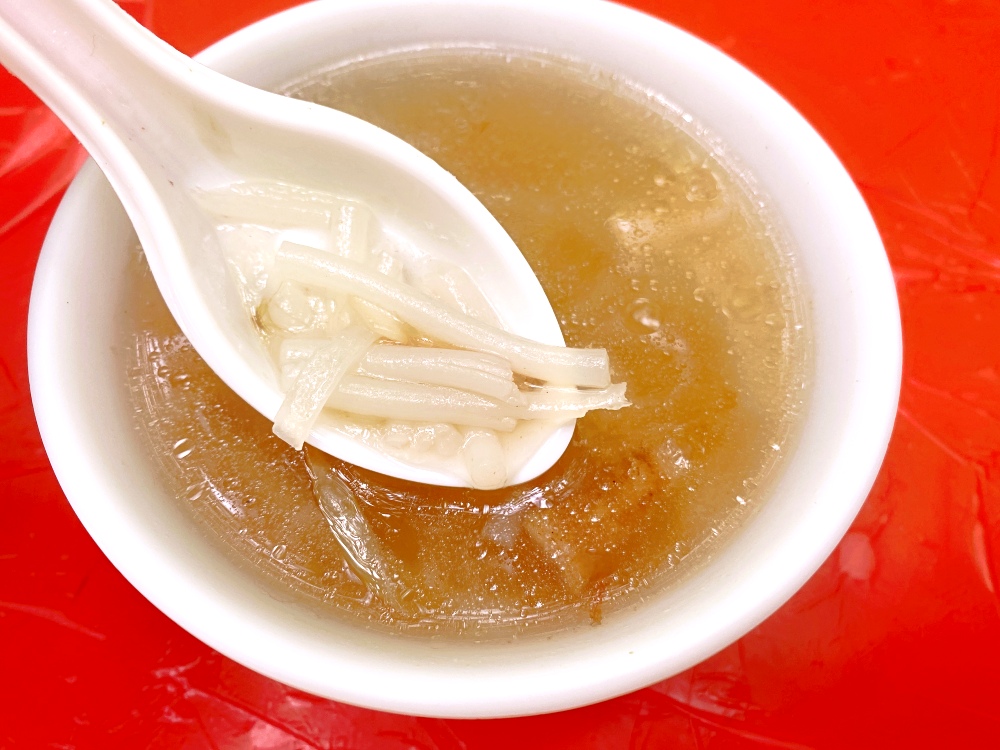 台北市陽明山土雞餐廳推薦｜頂湖小鎮陽明山竹子湖美食土雞，紫藤花季必訪，消費$200可抵停車 米粉湯免費招待～