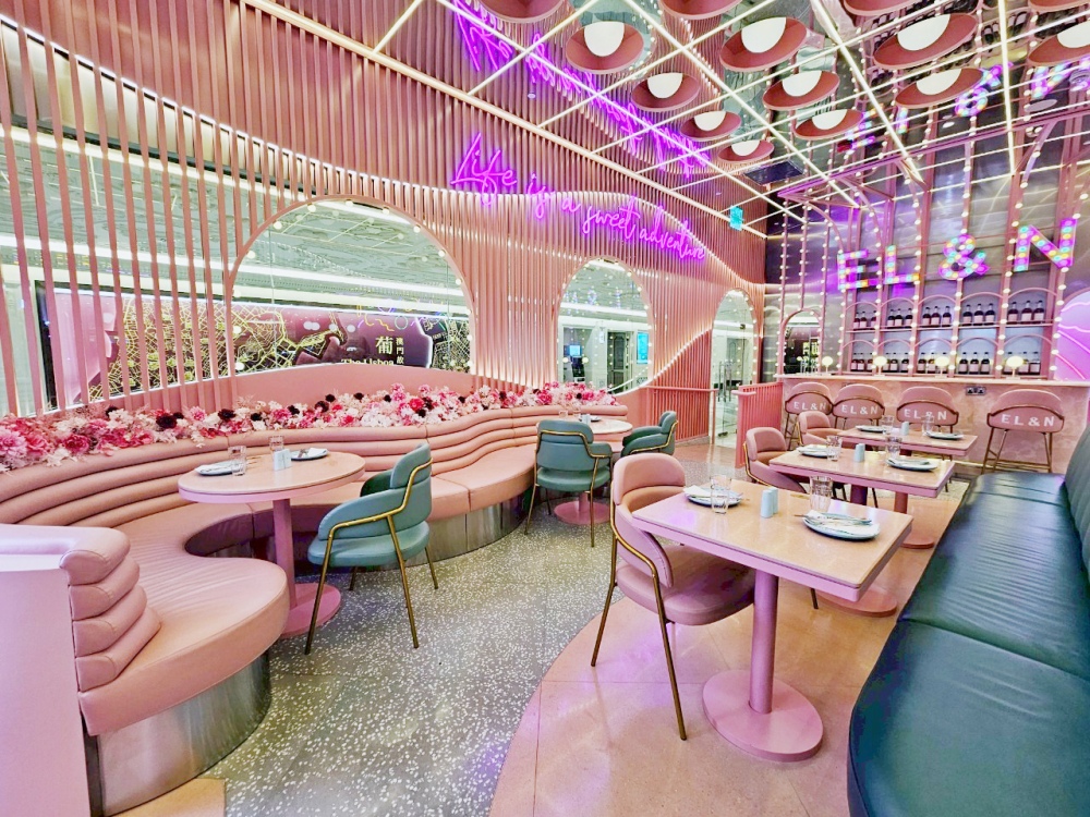 2025 澳門必吃打卡美食推薦｜超浮誇倫敦網美咖啡廳EL&N London Macau，夢幻粉紅色花牆、超可愛霓虹燈好拍到不行