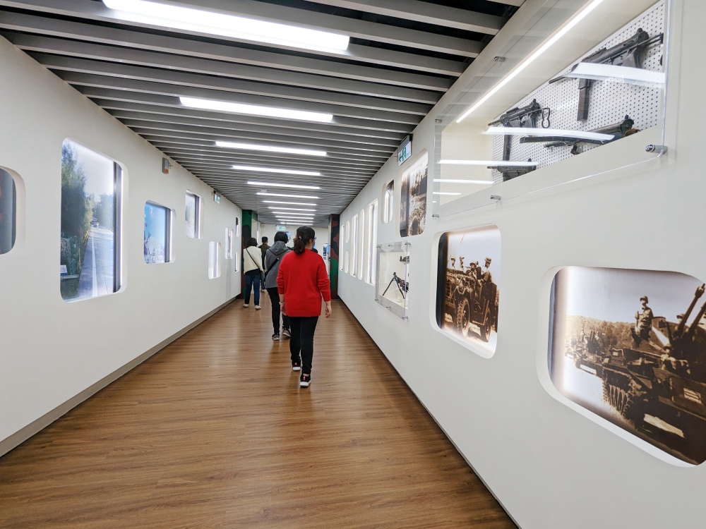 2025 小金門烈嶼旅遊景點推薦 「湖井頭戰史館」免費參觀、互動遊戲好玩，高倍數望遠鏡眺望廈門