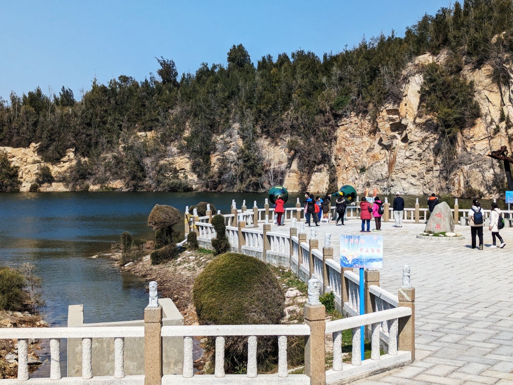 金門旅遊免費景點推薦，全國首創「喊泉」，喊越久噴越高超療癒，迷你張家界 「南石滬公園」看日出、看日落都美 ，