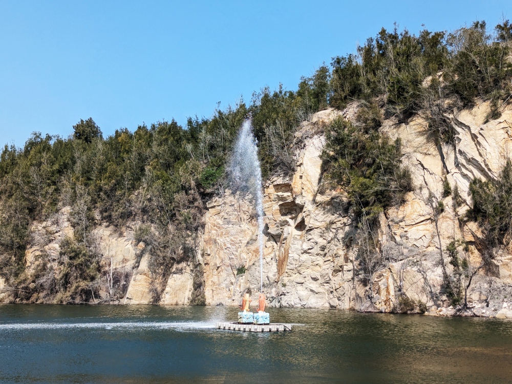 金門旅遊免費景點推薦，全國首創「喊泉」，喊越久噴越高超療癒，迷你張家界 「南石滬公園」看日出、看日落都美 ，