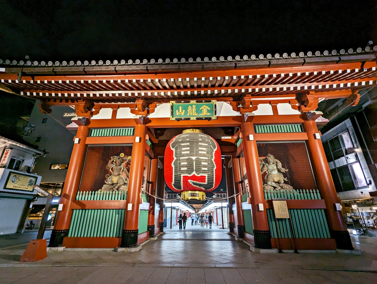 東京淺草寺一日遊全攻略：雷門燈籠、仲見世商店街美食、五重塔、御神籤、手水舍和正殿之經典巡禮(停留時間怎麼安排)