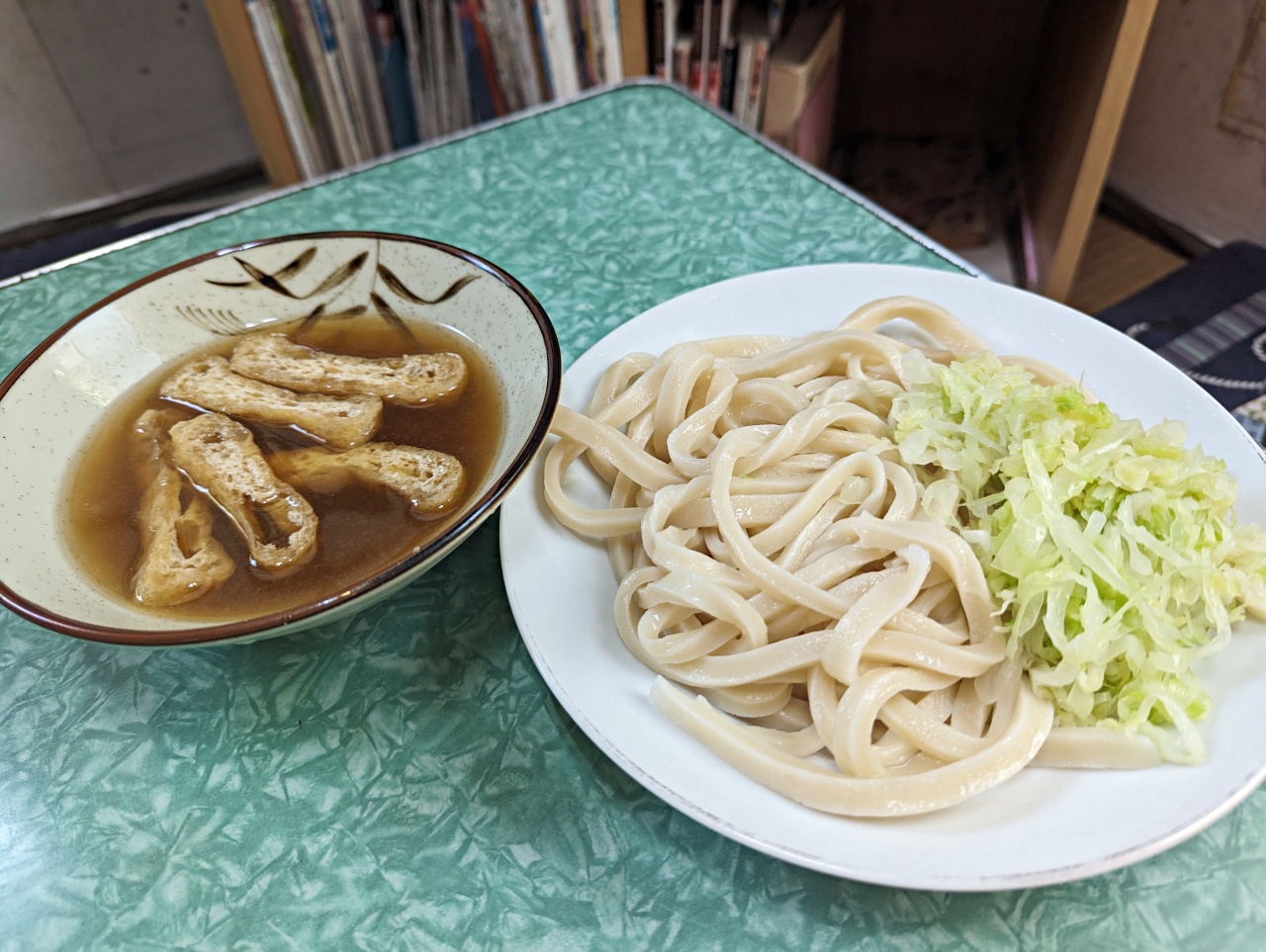 河口湖必吃美食，櫻井烏龍麵在地人推薦！親子友善昭和風老店，超多漫畫家來朝聖的