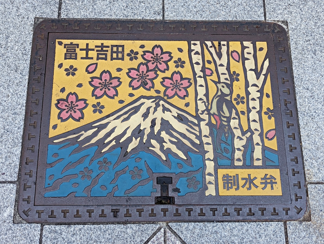 河口湖免費景點｜IG網美最愛打卡富士山老街～必去吉田本町商店街＆順遊金鳥居，拍出昭和風美照