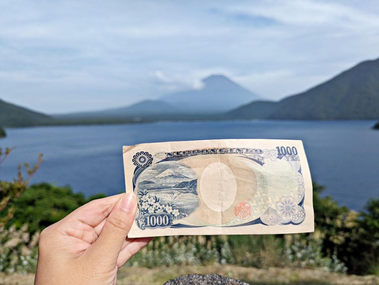 河口湖附近景點推薦，來本栖湖展望公園，拍日幣千元鈔票後的富士山取景秘境（中之倉峠展望地）
