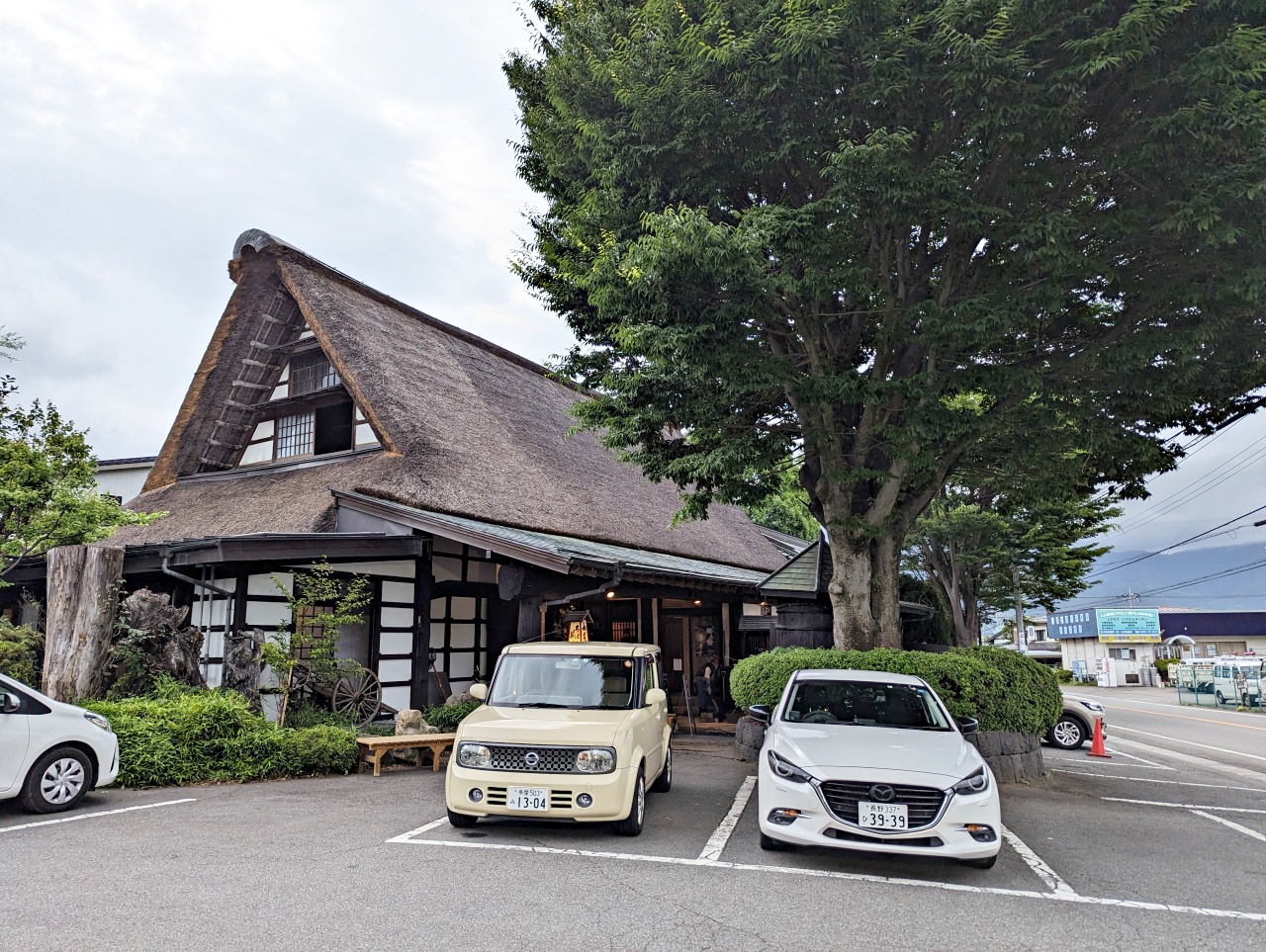 河口湖必吃美食，山麓園餐廳，百年老宅炭火料理，體驗日式道地端爐燒