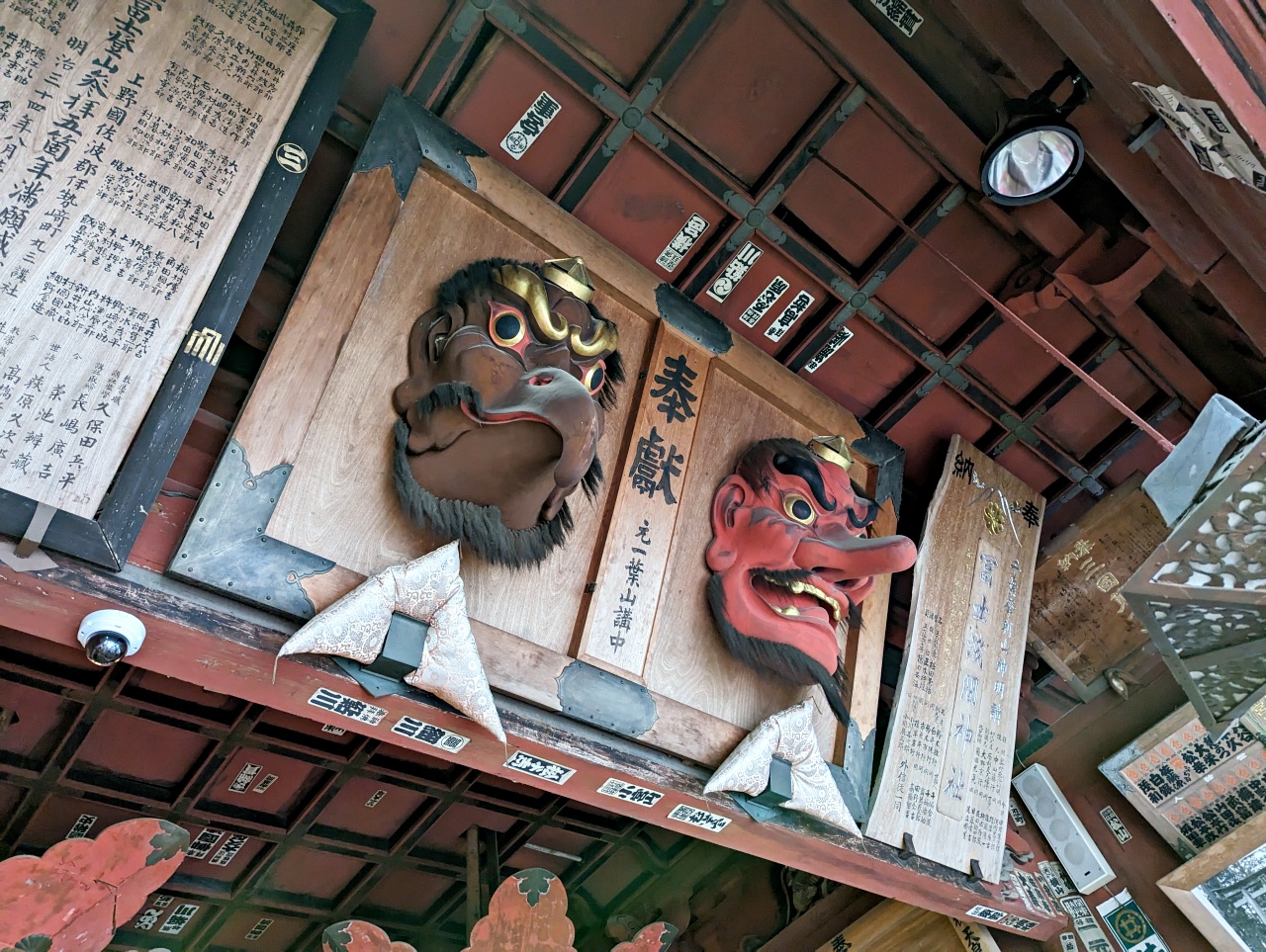 日本河口湖免費景點，1900年以上歷史的北口本宮富士淺間神社，日本現存最大的木造鳥居，與富士山一起被列為世界文化遺產。