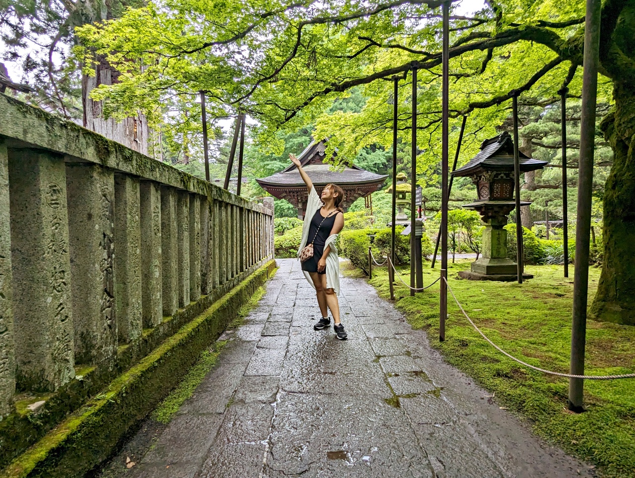 日本河口湖免費景點，1900年以上歷史的北口本宮富士淺間神社，日本現存最大的木造鳥居，與富士山一起被列為世界文化遺產。