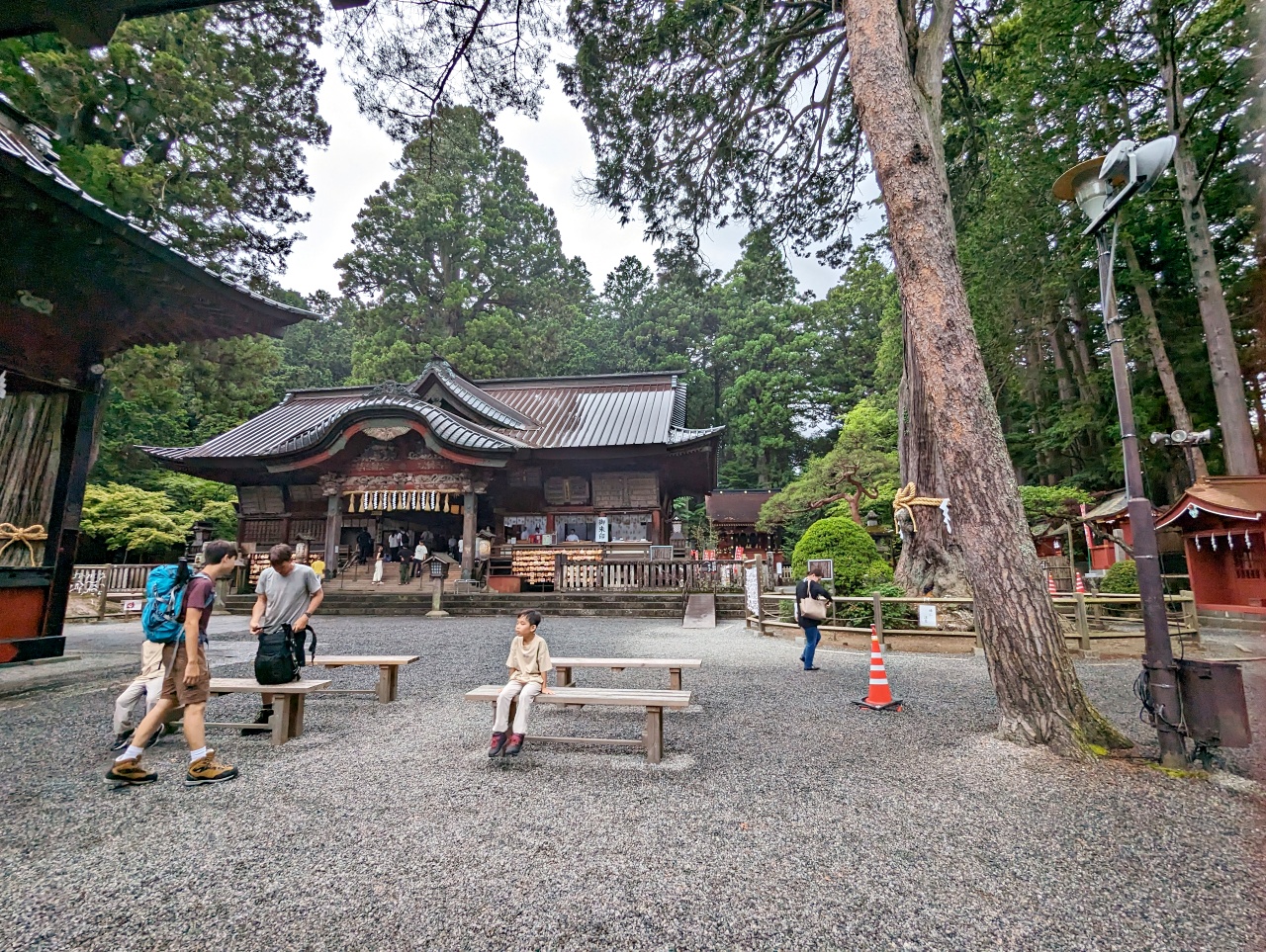 日本河口湖免費景點，1900年以上歷史的北口本宮富士淺間神社，日本現存最大的木造鳥居，與富士山一起被列為世界文化遺產。