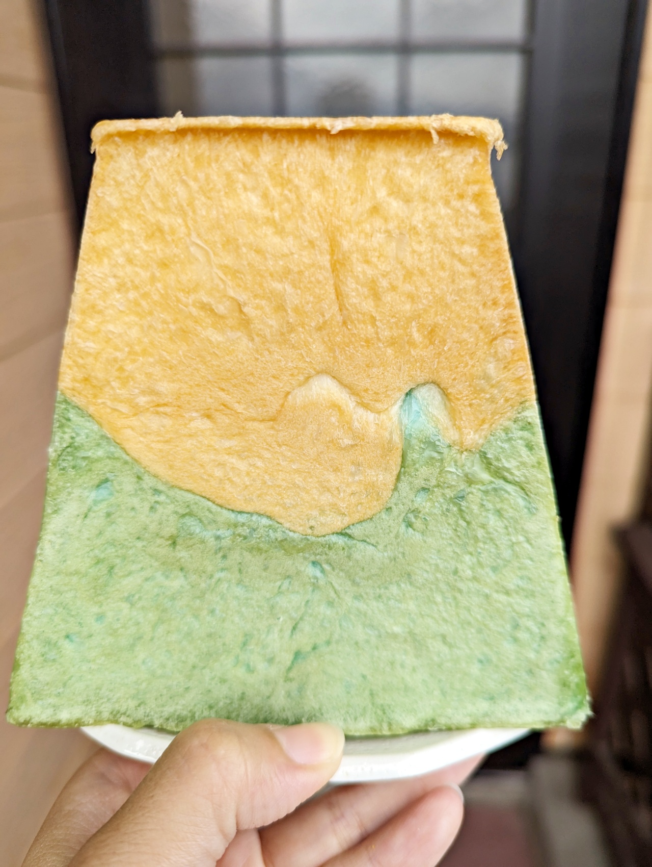 河口湖網美伴手禮，藍色富士山吐司FUJISAN SHOKUPAN＆布丁開箱，這家麵包店也太猛了～