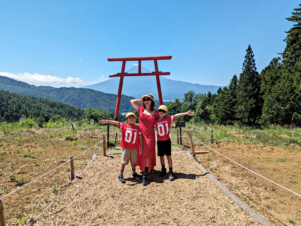 河口湖必去景點，參拜河口淺間神社遙拜所，網美最愛拍富士山的天空鳥居就在這