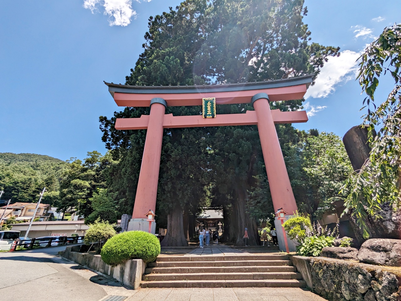 河口湖必去景點，參拜河口淺間神社遙拜所，網美最愛拍富士山的天空鳥居就在這