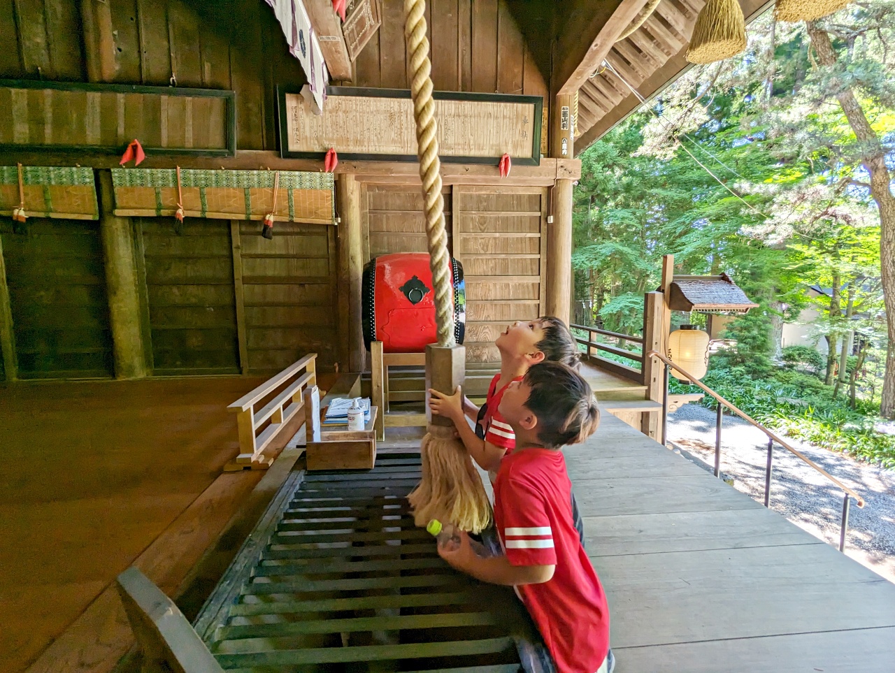 河口湖必去景點，參拜河口淺間神社遙拜所，網美最愛拍富士山的天空鳥居就在這
