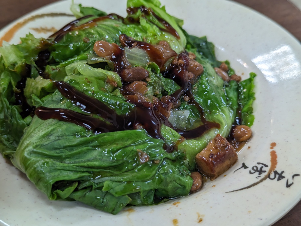 台北萬華美食推薦 ｜ 西門町 米其林必比登推薦美食 萬年大樓老字號「老山東牛肉麵」，手工水餃、刀切麵條口感超棒～