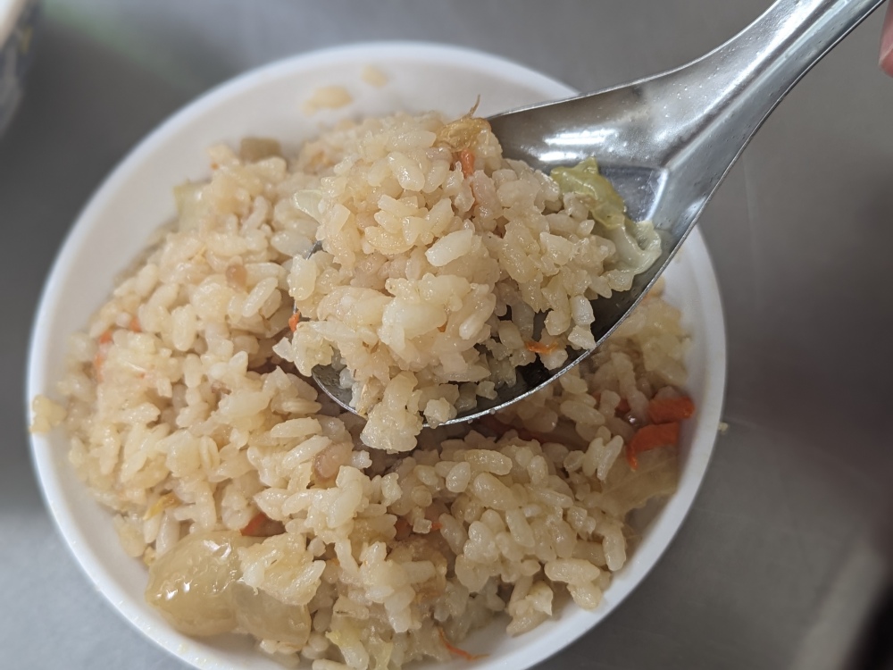 台北萬華區美食推薦 ｜ 龍山寺附近在地美食「梧州街原汁排骨湯」，無限續湯！原汁排骨湯、魯肉飯、蛋炒飯都只要銅板價～！