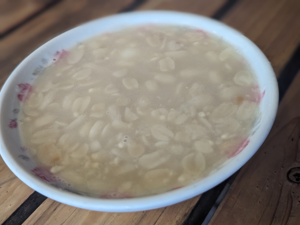 萬華美食推薦 ｜ 百元有找！平價的老字號古早味 ，龍山寺「阿猜嬤甜湯」，紅豆湯、花生湯必點，加湯圓更好吃！